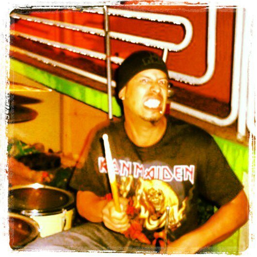 AlexRiveraRodz's profile picture. Mi nombre es Alex y soy baterista,dibujante y k-brón,jajajaaa...just kidding!!! He tocado con banda como Abuelo Mundo,Frecuencia Bipolar,Artefacto y Dednylon!!!