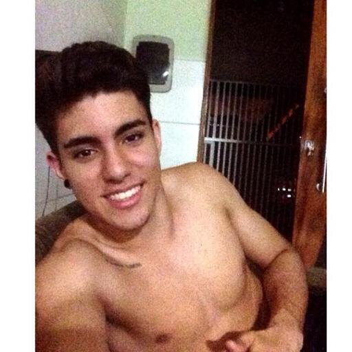 Brasill / Nordeste: ⒘ anos, estudante, CRF. Sempre hei de ser.
