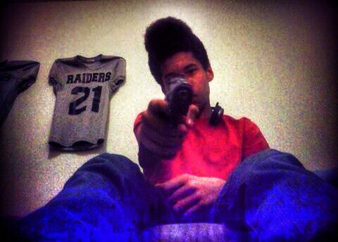 ↪YOUNG NIGGA TRYNA MAKE IT.                                         ✴BALL IS LIFE✴                                                        *BANG*