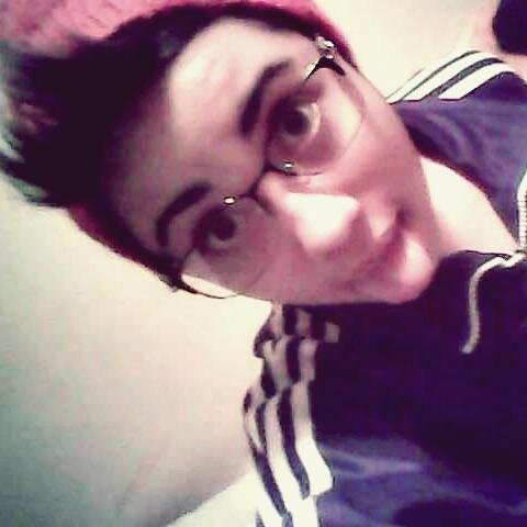 quem sabe ainda sou uma garotinha. ✌