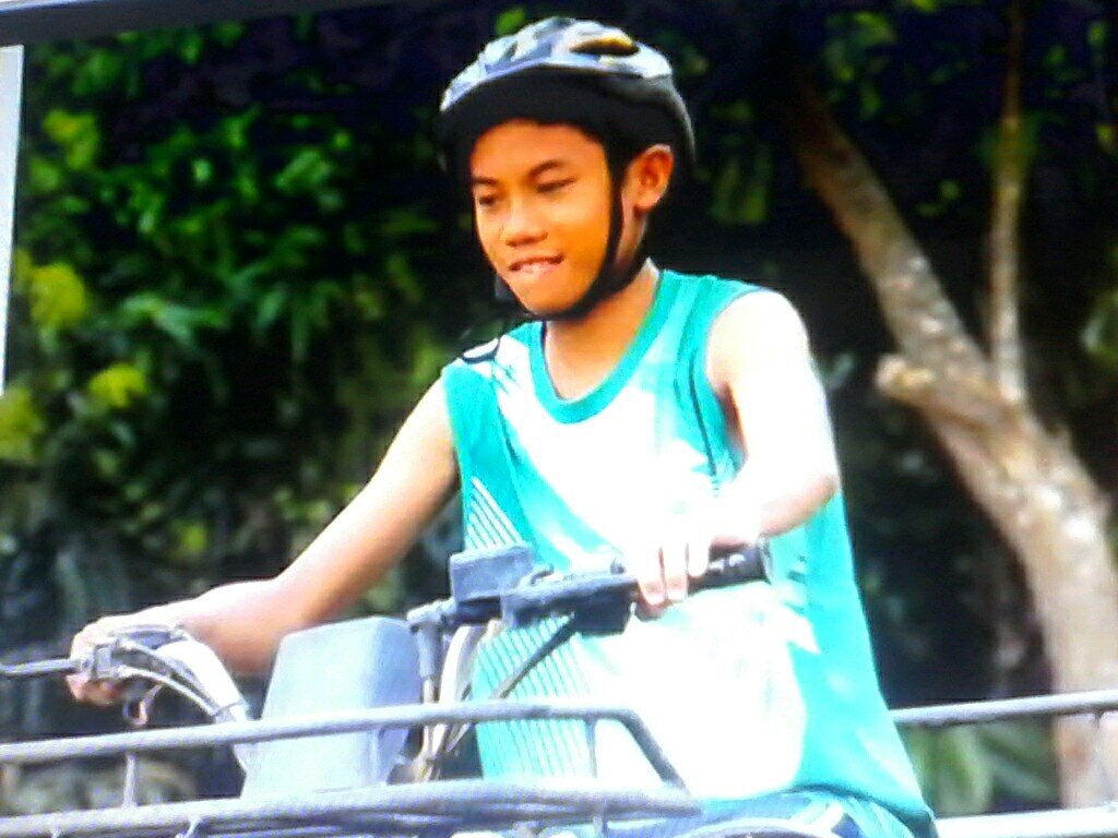 itskennethpaul's profile picture. Divergent