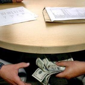 En cash, dólares, centenarios, tarjetas, transfer, acepto contratos y candidaturas / Ud. tranquilo y yo nervioso / Especialidad en políticos y empresarios