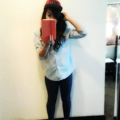 a dreamer , a friend and a lover !! daisy here :) 19 yrs of age .. willing to be a friend of yours :) :)  follow me and ill follow back :D