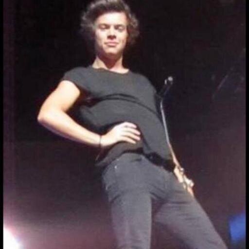 | HI BBY . Gave u a free follow bc ur fab :) Please follow me here @XxhemmopizzaxX |