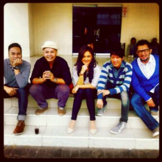 eLovers_ecoutez's profile picture. écoutez! fans community. Also follow @ecoutez_ekute @andrea_ecoutez @jay_ecoutez @iyasecoutez @8ots @ayi_ecoutez and always support écoutez! #écoutezbestcut