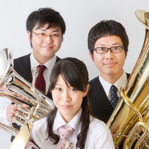 ThreeEggs_et's profile picture. 「たった3つのタマゴ(3人の音楽家)だけで、食べる人(聴く人)の様々なニーズに合わせた、親しみやすい料理(音楽)を気軽にお楽しみいただく」というコンセプトを基に活動を行っているユーフォニアム・テューバ三重奏団です。ユーフォニアム／新井秀昇、齋藤亜由美、テューバ／高橋希望