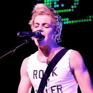 Are you an R5er???
Stay here!!
#louder Avabile NOW! - http://t.co/LFRYjOYwNP
And Happy Easter!!
