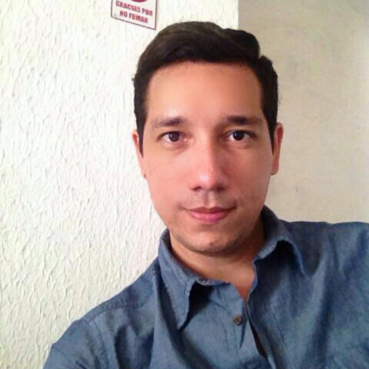 24Leobardo's profile picture. 