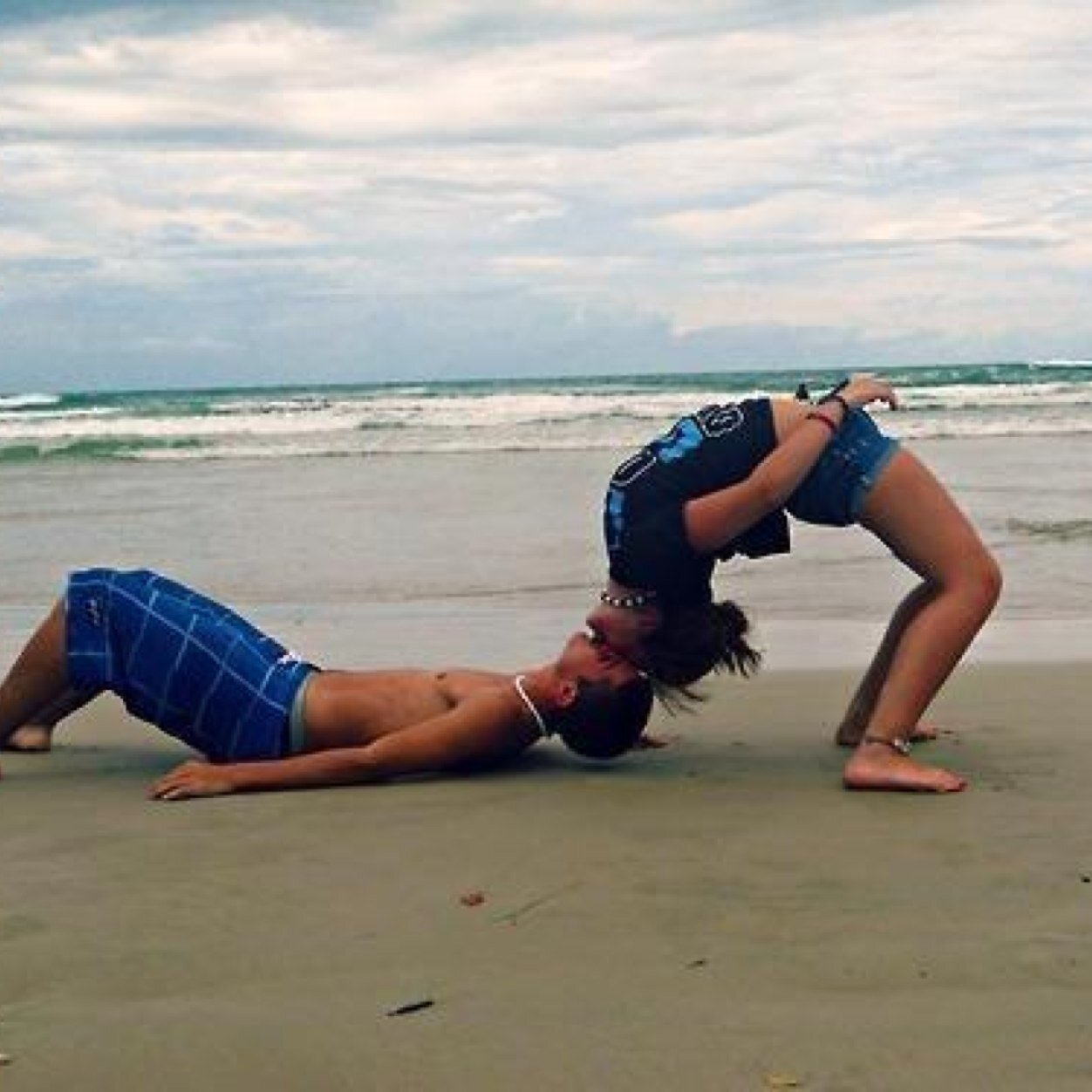 things_couple's profile picture. follow me i follow back :)