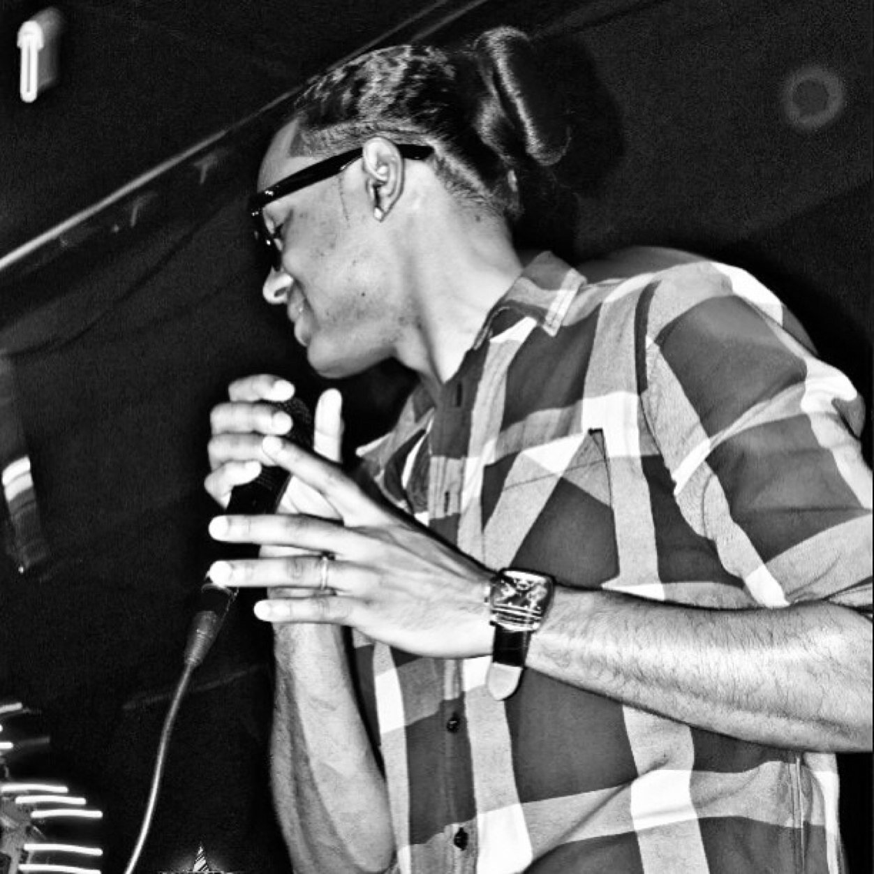 Twitter Oficial Del Actor Y Cantante De Musica Urbana Jay-B. Hijo de dios. #realyleaL / i.am from Dominican Republic / follow me instagram @JayB_Oficial .✌