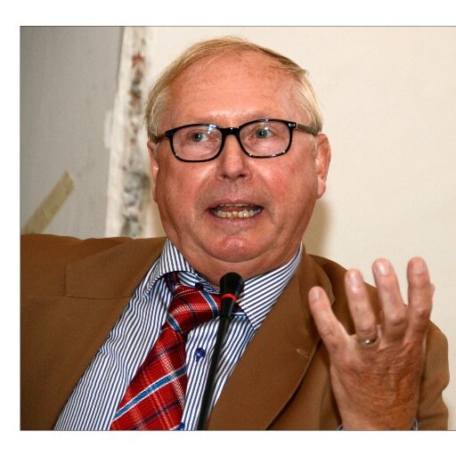 Emeritus in ruimtelijke economie&ruimtelijke planning en opiniemaker.
Gewoon hoogleraar UG tot 2013
