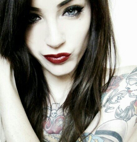 Karen Asso || 18 || canto; ballo.