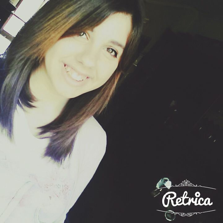 Dicono che ho gli occhi sorridenti... Beh, gli occhi sono il riflesso dell'anima! :')