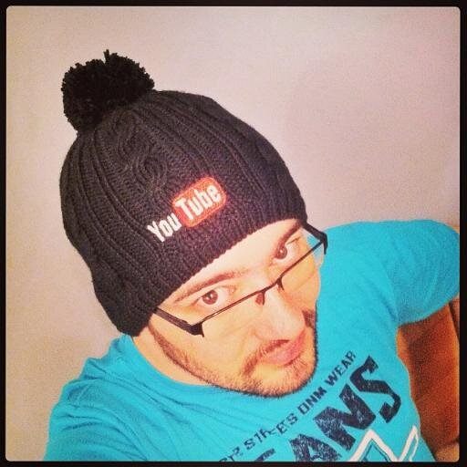 English version of @plagosus 
Senior Software Engineer at @ultiai
#berliner #geek