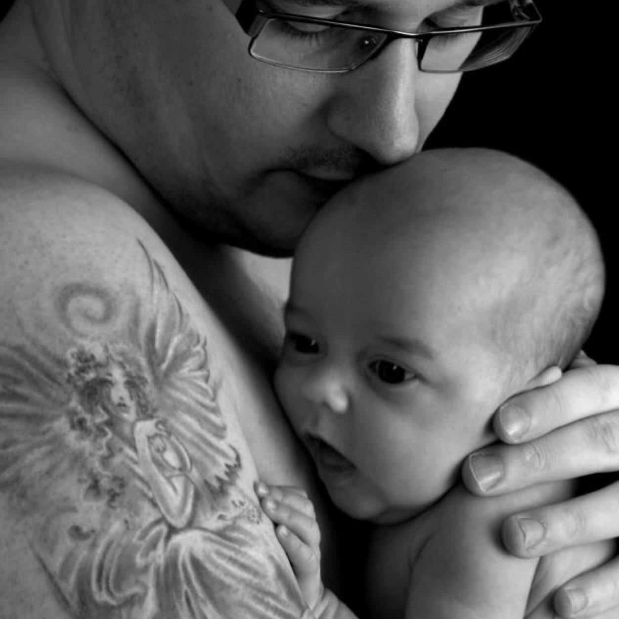 Hi I'm Paul, photographer, father. One life, one love, one club Chelsea FC #CFCfamily #GetYourBellyOut