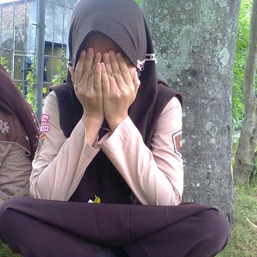 SMANSAGU (XH // XI IPA 7) || 02-02-98 || hanya bisa berdoa maaf belum bisa bikin ayah-ibu bangga :')