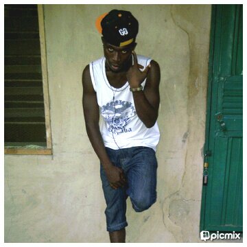 I RAP & sing, & also a song writer,  C.E.O of (NO BODY BE SMALL PIKIN MUSIC)