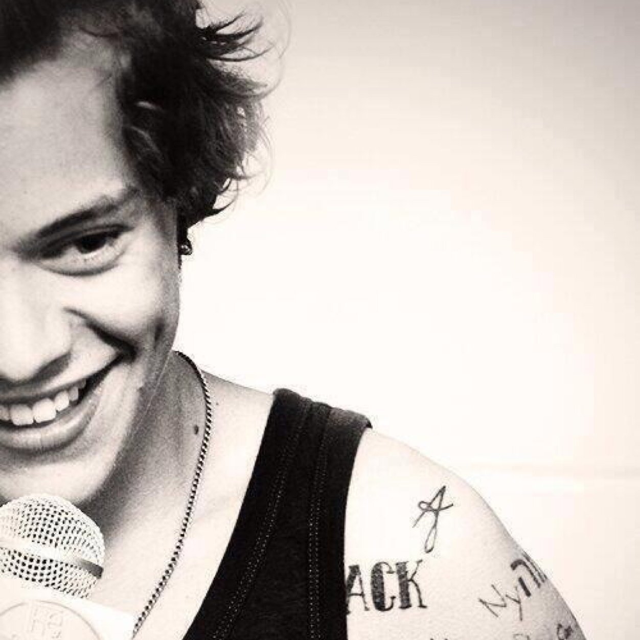 Im a screwed up mess . 0/5 Zarry lover larry shipper