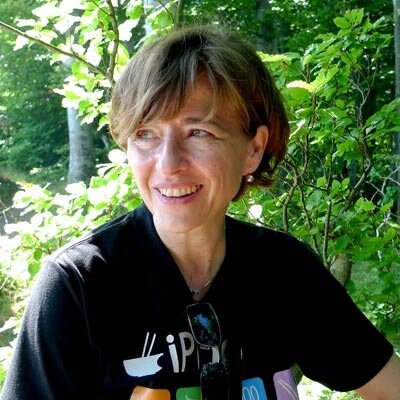 Periodista, comunicadora. Desde hace no sé cuánto tiempo ligada al mundo editorial, tanto en prensa escrita como en prensa digital.