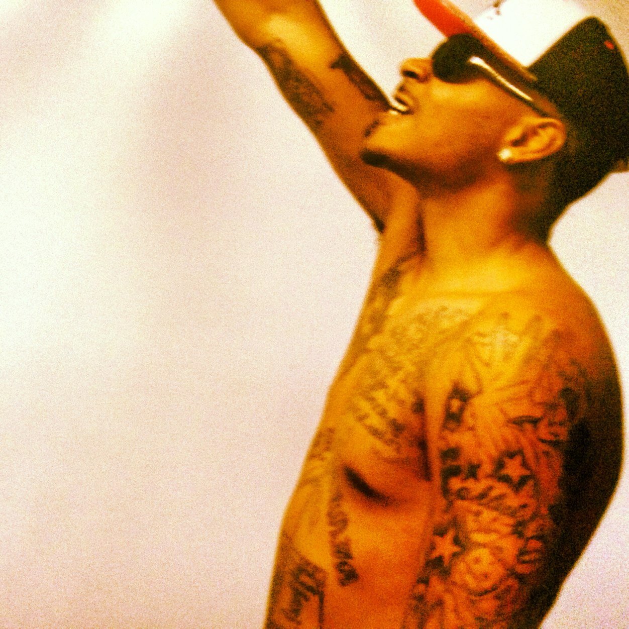 Quit talkn shit bout luv when everybody need luv!!!
