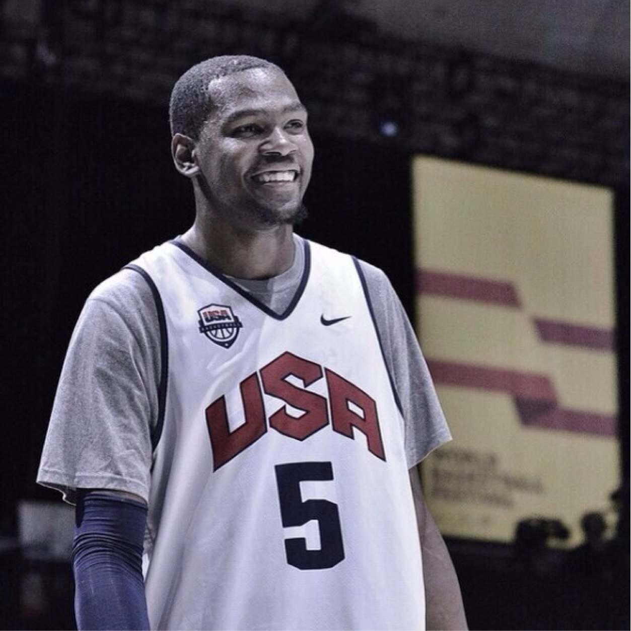 Nba専用です Twitter પર 平均身長2mを越すnbaの中でも一際小柄な1cm そんな彼がnbaの常識を覆した 史上最も小さな得点王 小さな巨人 愛称は The Answer 彼はこう言う 大切なのは体のサイズじゃない ハートのサイズだ Http T Co 2ujk9uaitd Nba専用です Twitter પર 平均身長2mを越すnbaの中でも一際小柄な1cm そんな彼がnbaの常識を覆した 史上最も小さな得点王 小さな巨人 愛称は The Answer 彼はこう言う 大切なのは体のサイズじゃない ハートのサイズだ Http T Co 2ujk9uaitd