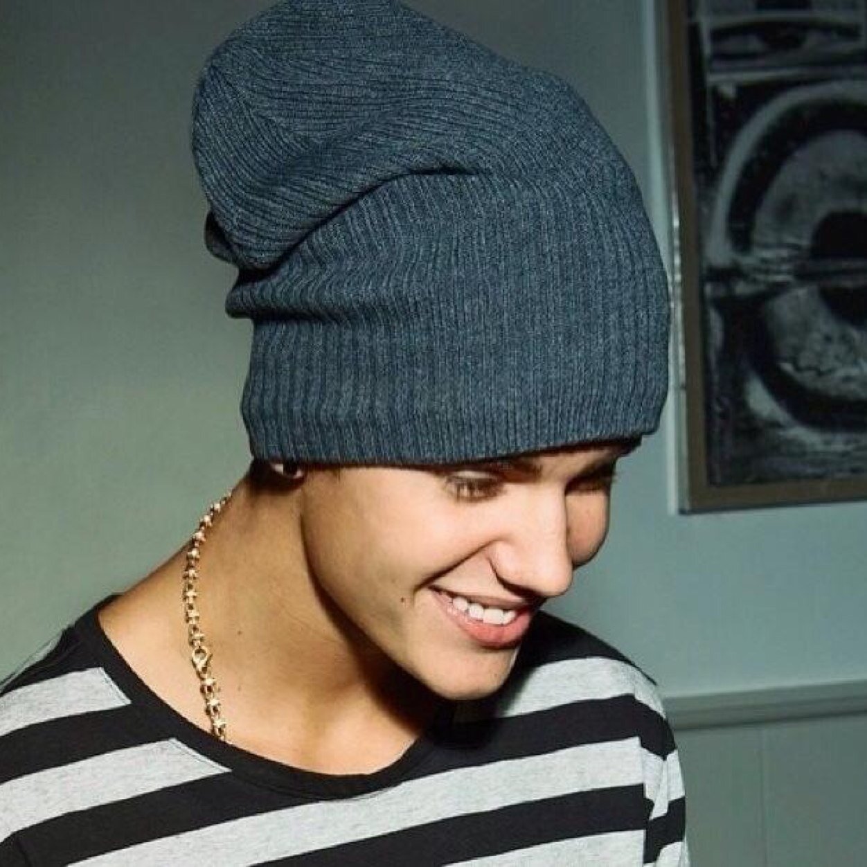 Never Say Never & Believe cuz everything is possible!! Yuh need soemone im here to make yuh smile! Now smile cuz yur beautiful✌