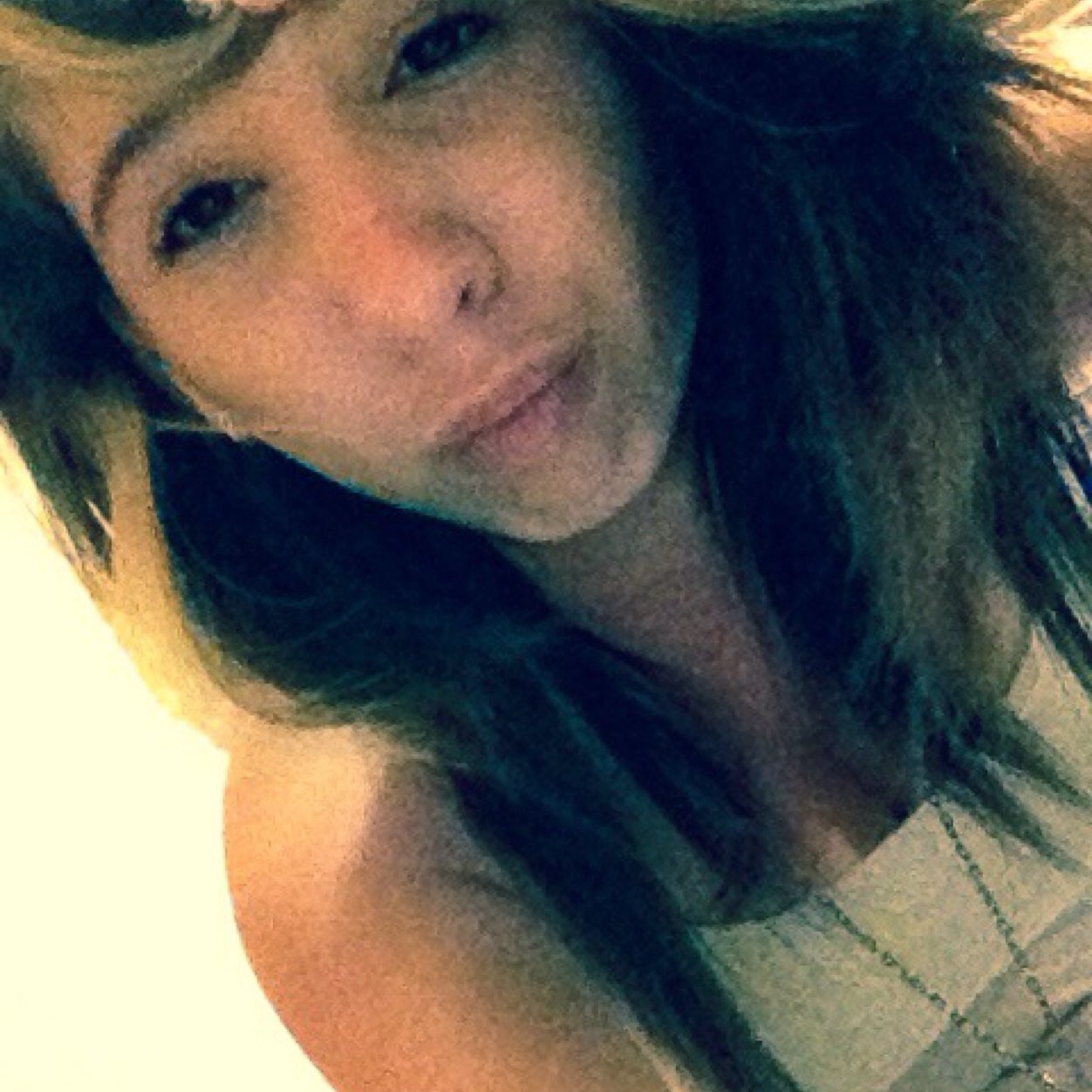 Hello^.^ my name is Andrea Straight puertorican;D im fun cute adorable crazy sweet and kind love to party,beach,surf,and soccer talk to me ppl:)