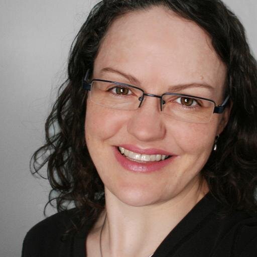 Mom to 3 busy girls; technical writer & knowledge-base editor by day; hobby photographer & memory keeper — whenever I can squeeze it in. Married to @njstang
