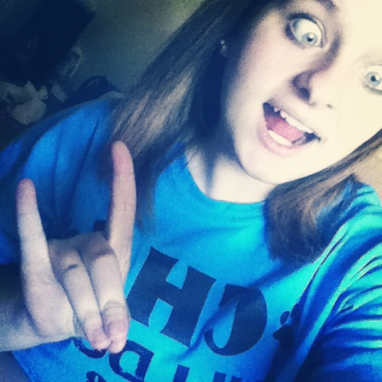 Amanda here! Obsession: music, food, & twitter(: i don't have a life besides complaing and watching spongebob. & im crazy about one boy