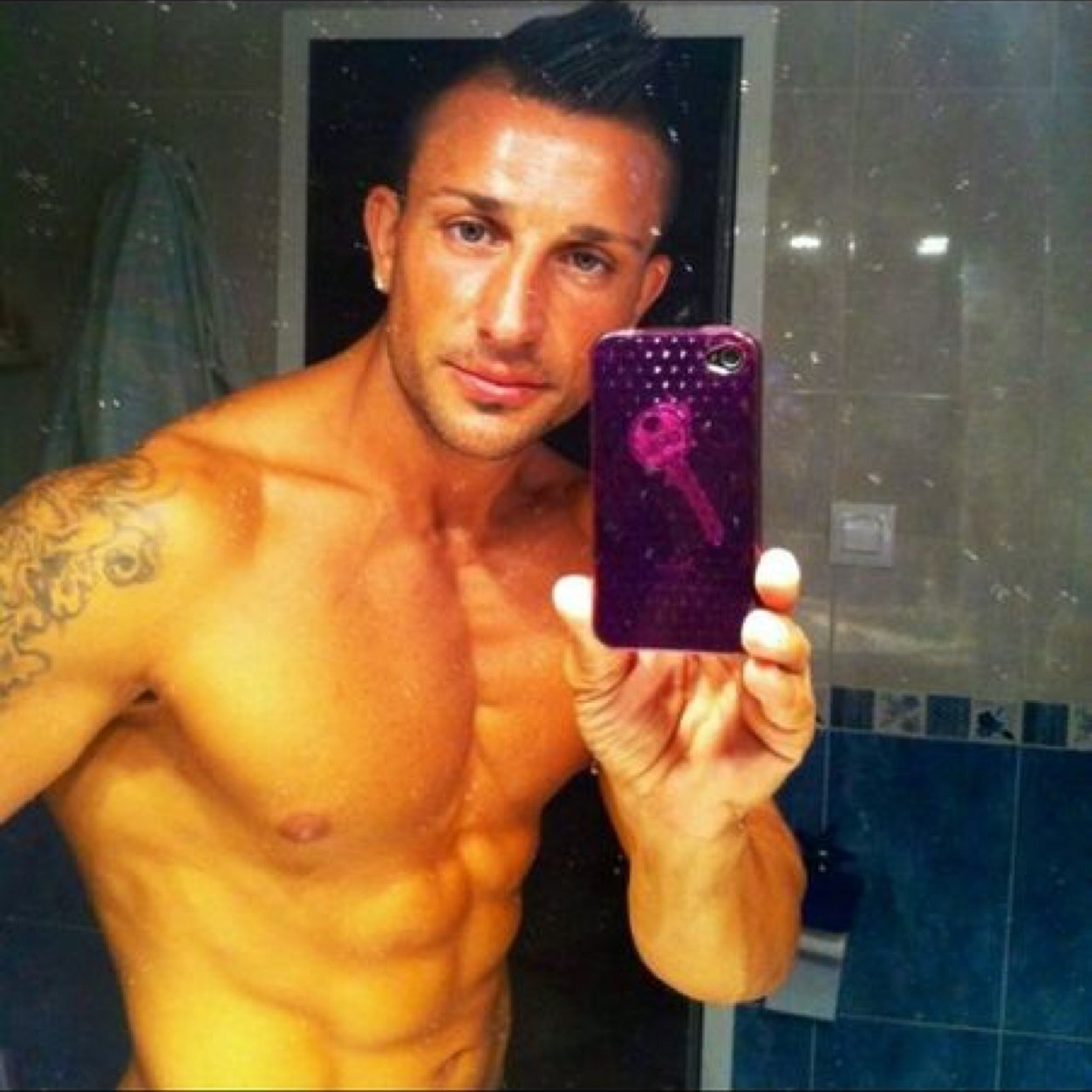 Enamorado de lo prohibido ! si dios puso la fruta fue para morderla instagran=chanchielomega