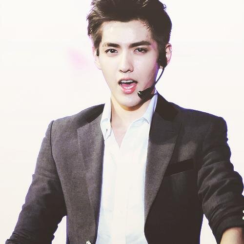 free follow by @yyifanttao follow @yyifanttao instead of this acc