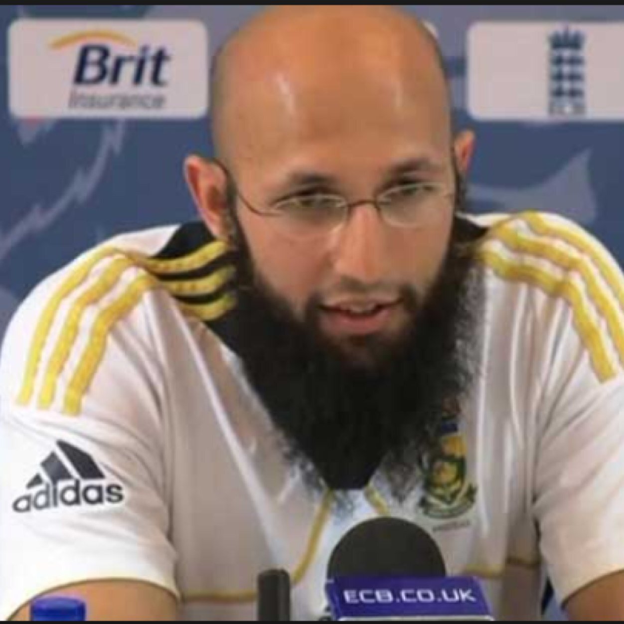 AmlaHashimamla's profile picture. Professional crickteter