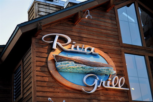 Restaurant on the edge of beautiful Lake Tahoe