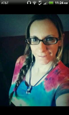 simplicity is key! Small town West Virginia lady here! Simple,kind,big heart and a family person!