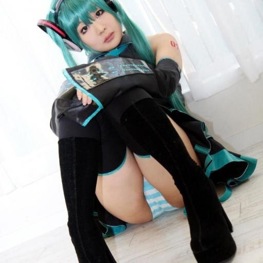 Hi. I'm Japanese. And I post Japanese beautiful girls pictures every day. If you want to see more pictures, please visit my website. Thank you!