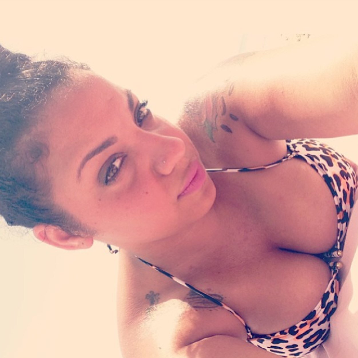 Your follwer retweeted me now you looking at my page might aswell tap that follow button warning though you might fall in love ;)
