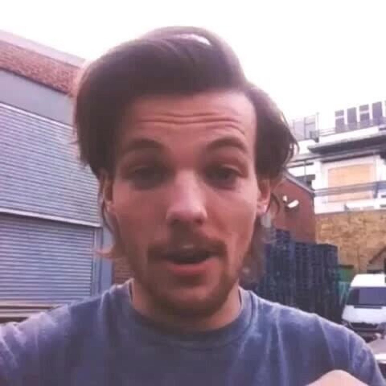 bio2728227's profile picture. FOLLOW BACK @trulytomlinsonn — or i unfollow!!!