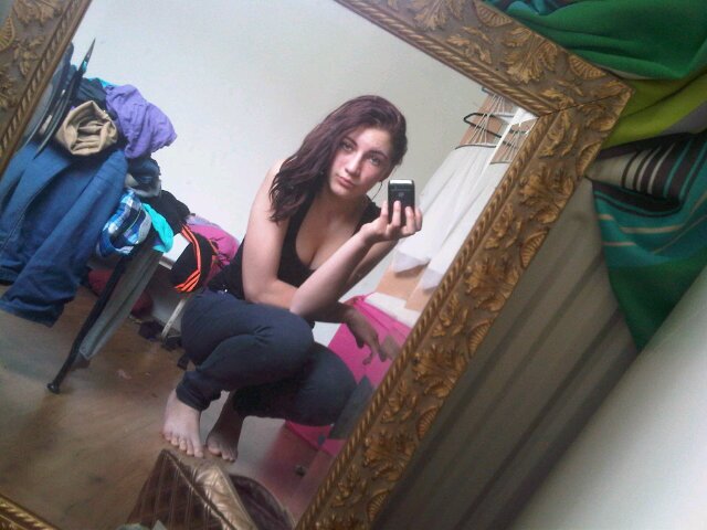 Bitchie15's profile picture. Bby,Weetdatikvanjehouu! Iklaatjenooitmeergaan! XjeBitch.  Instaa:_Deemmiix Snap:Bitchie15. LoveeBMW! KomNietAanMeAlles, IkMaakJeAf! X