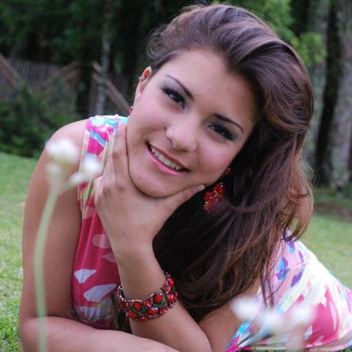 Dê paz para sua cabeça. Ocupe ela com o que vá te trazer bons frutos, pois o futuro só pertence a Deus. Pare de ficar sofrendo pelo incerto viva o agora!