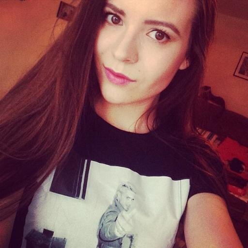 LetoJen's profile picture. Деликатность была не в ее характере. Она всегда это знала. Что встань перед ней сама деликатность, даже вцепись ей прямо в глотку — она не узнала бы ее.