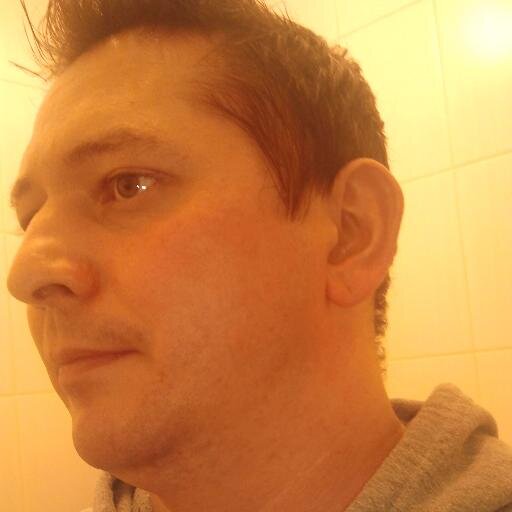 Hi. Im Miklos Szilard Kiss . My job is internet marketing. Im nowdays work like a cheff and my sparetime work like a sweden masseur.