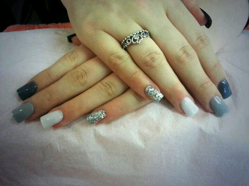 Nails ( Acrylic, Shellac & Twinkle toes)..Lashes(Cluster&Individual)..SiennaX & Celebrity Bronze SprayTan