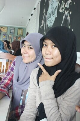 arinaR_'s profile picture. ‎SMPN 2 NGAWI | SMAN 2 NGAWI | PTIIK - T.Informatika UB '13 | #akurapopo