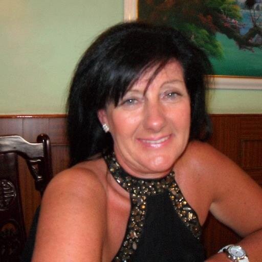born in ireland living in drogheda co louth .love aerobics walking and keeping fit .work as a receptionist .love fashion .