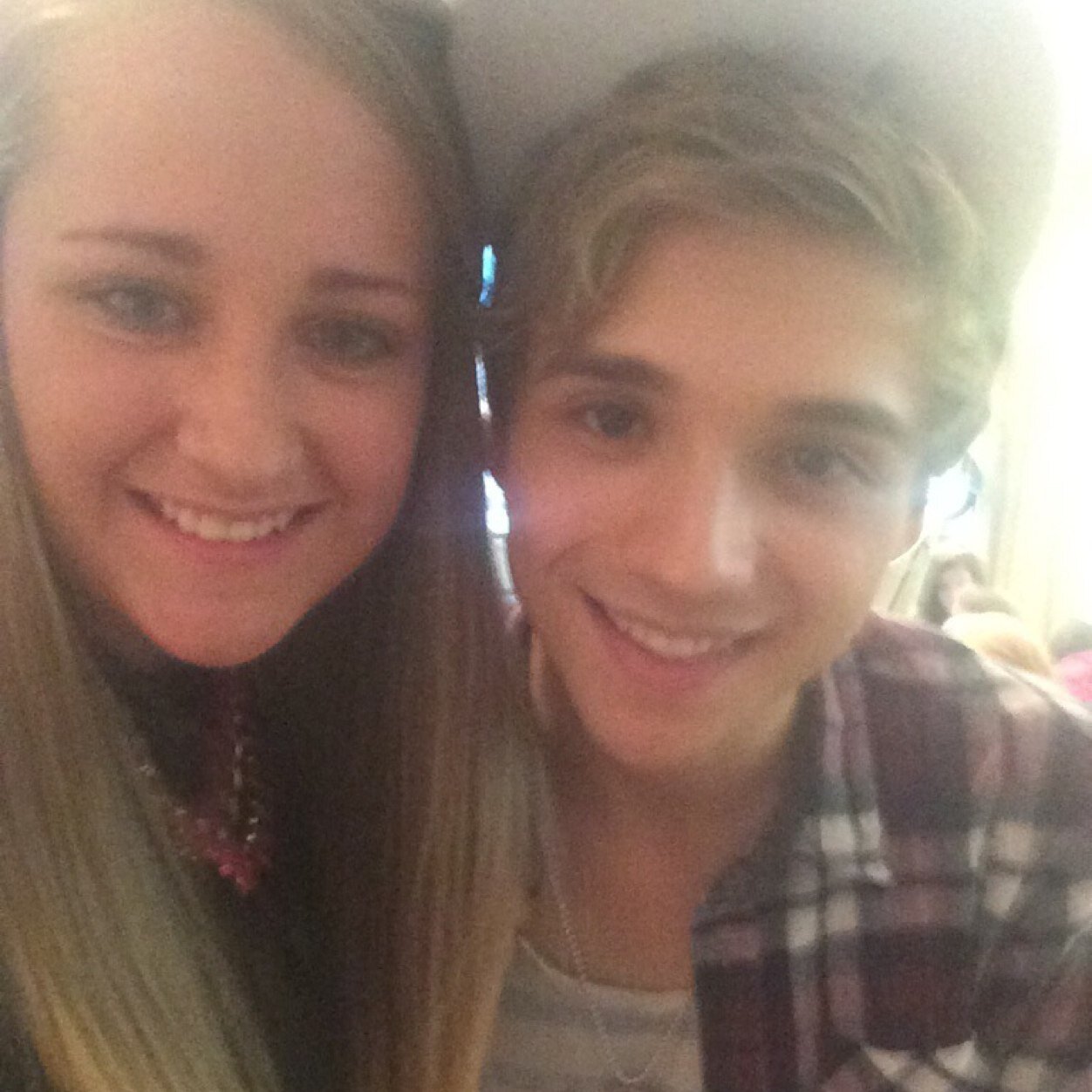 #belyar. EL FOLLOWED ME 13/4/14 met elyar 26/4/14 https://t.co/WrSk3cSyLB #stalkerclique