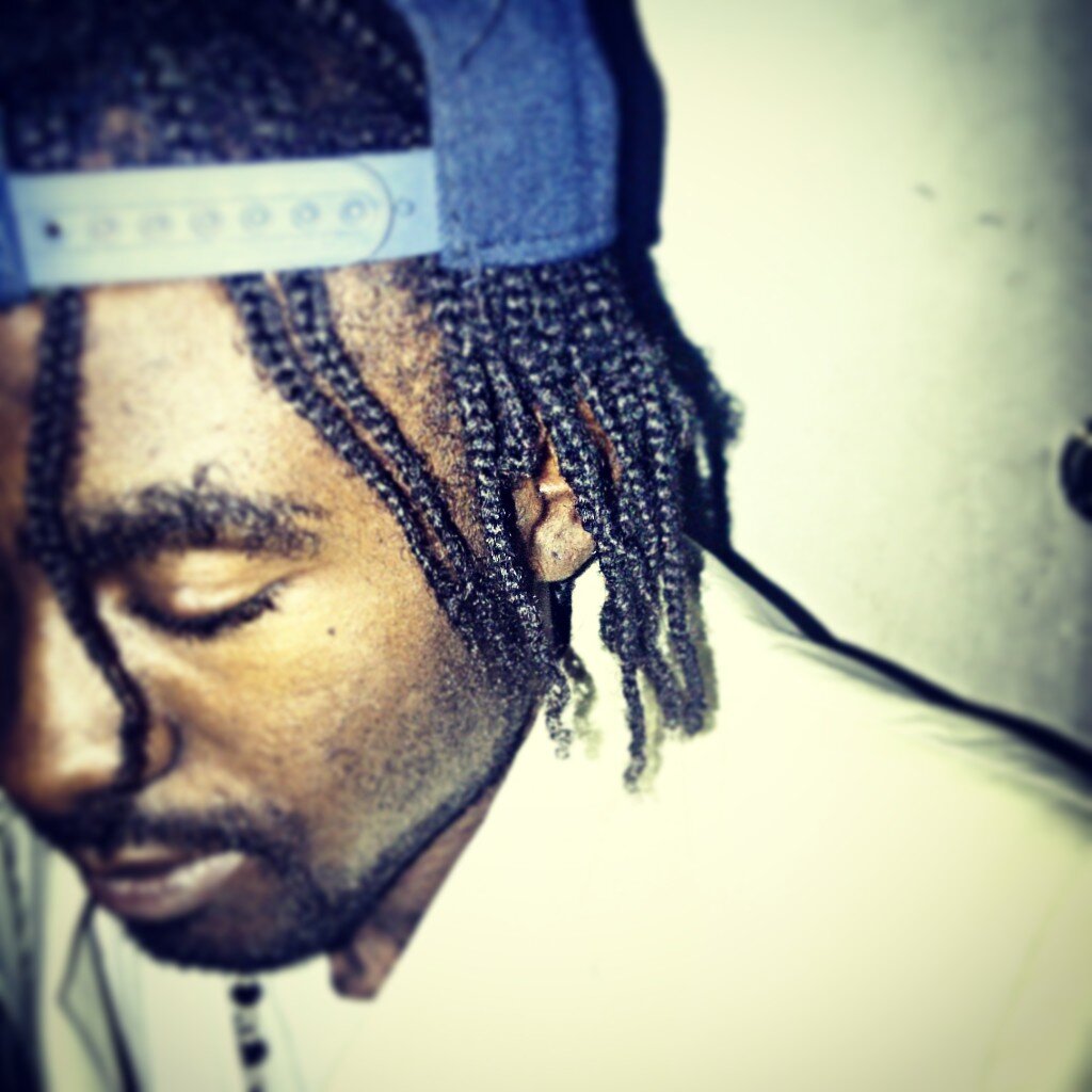 Blinga Stylz is  a very talented Reggae and  Dance Hall Artist.... Cool to talk with love music and very hard working...