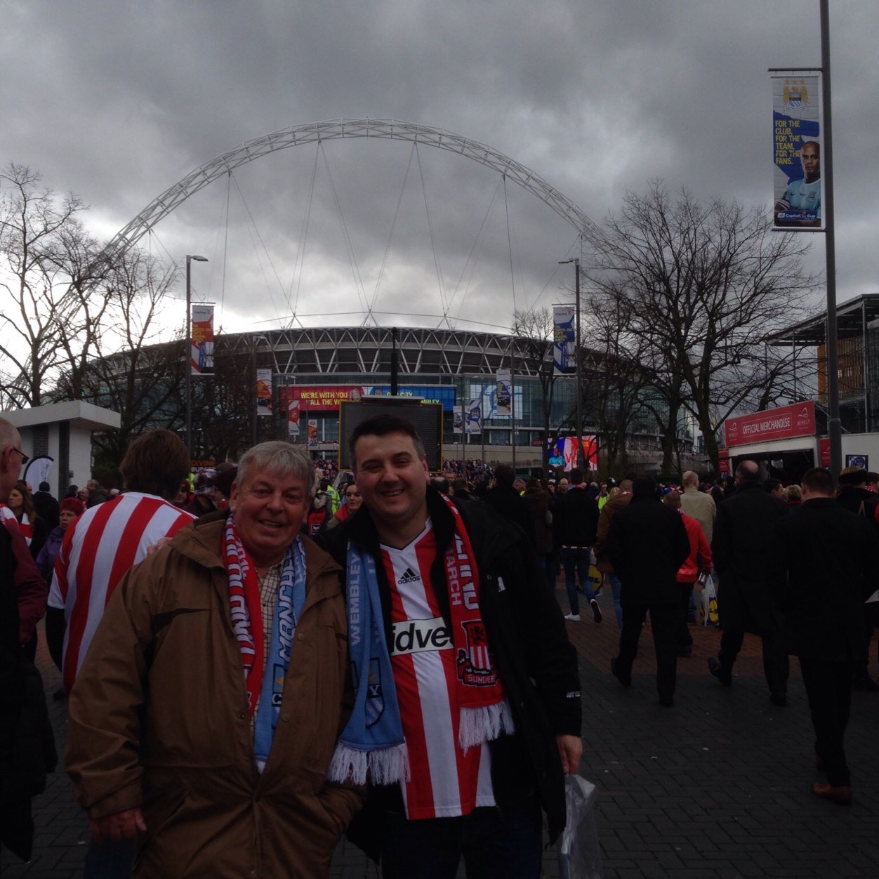 Son. Brother. Husband. Father. Lifelong Sunderland fan. Radio Account Director.