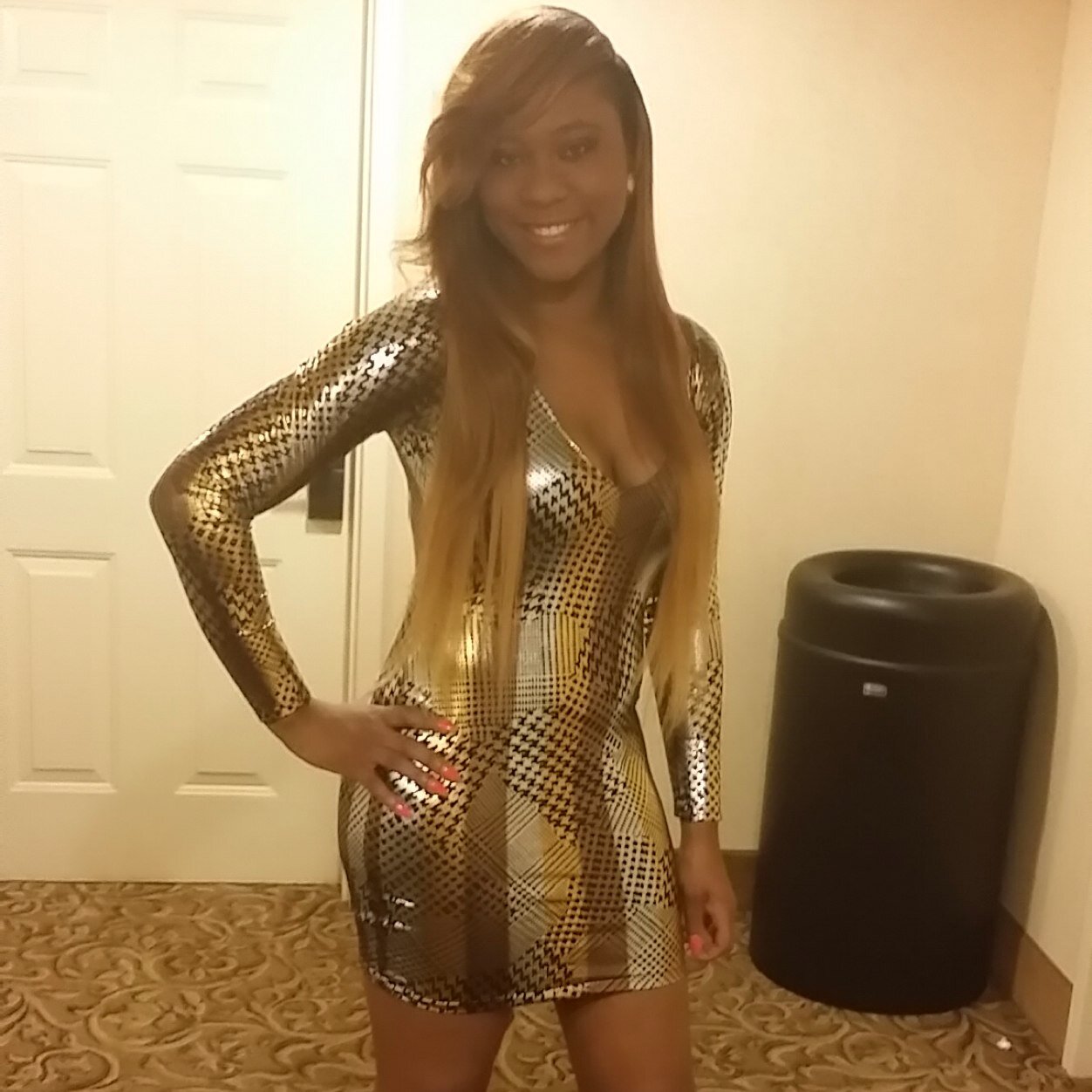 ONLY GOD CAN JUDGE ME....COLLEGE KIDD,LOVES TO DANCE,DOWN TA EARTH,LOVE TA SHOP ETC.....IF U WANNA KNO ANYTHING ELSE HIT ME UP..!!!!