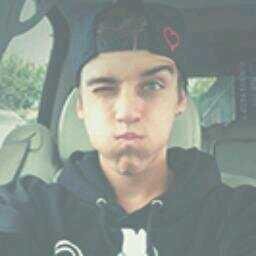 FOLLOW @1DeeZaynaa ! THAT'S MY 2ND ACCOUNT. @1DeeZaynaa IS MY OFFICIAL ACCOUNT.