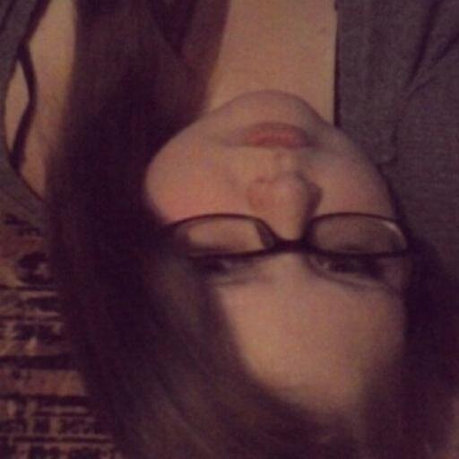 Im 21 years old and I love photography, I support gay rights, I'm bisexual. I follow back!!